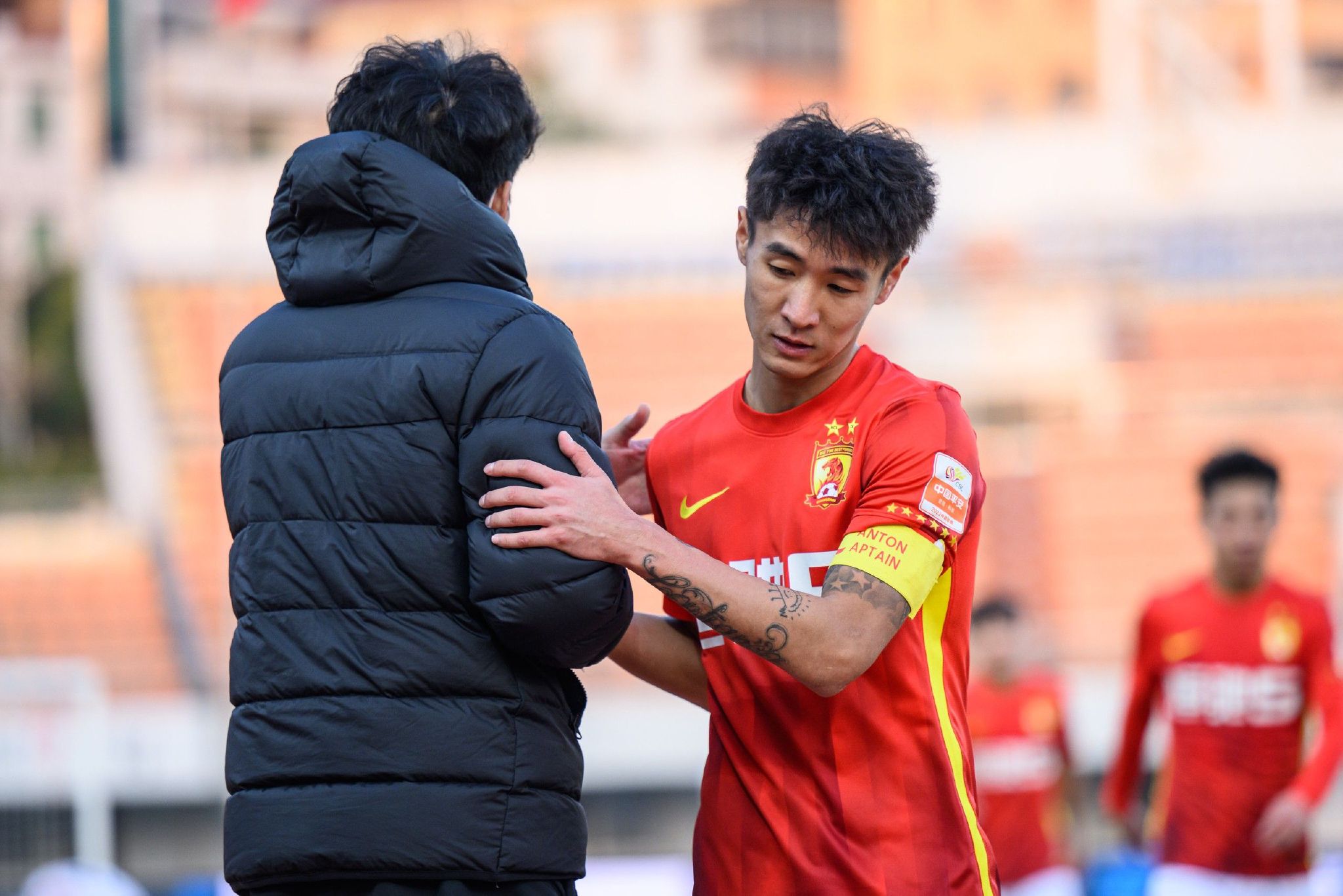 明日灰熊对阵太阳 贝恩出战成疑 莫兰特等7人缺席明日清晨6点，NBA季中锦标赛，灰熊将主场迎战太阳。